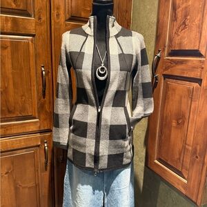 Adrienne Vittadini Gray Garment